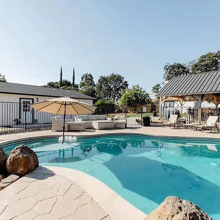 Beautiful Spacious Guest Home Роузвил Екстериор снимка
